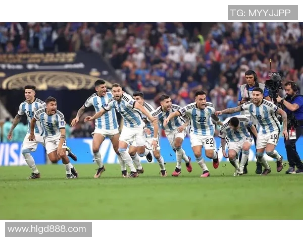 揭秘足球球星背后的安保人员身份与职责,保障明星安全的幕后英雄 揭秘足球球星背后的安保人员身份与职责,保障明星安全的幕后英雄