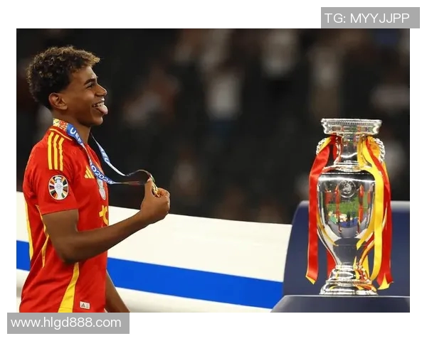 新一代足球天才崛起年轻球星领衔未来赛场成为全球瞩目焦点 新一代足球天才崛起年轻球星领衔未来赛场成为全球瞩目焦点